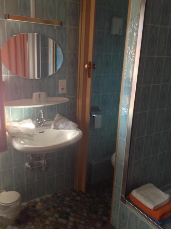 Hotel Restaurant Zum Schnogaloch Obernai Kamer foto